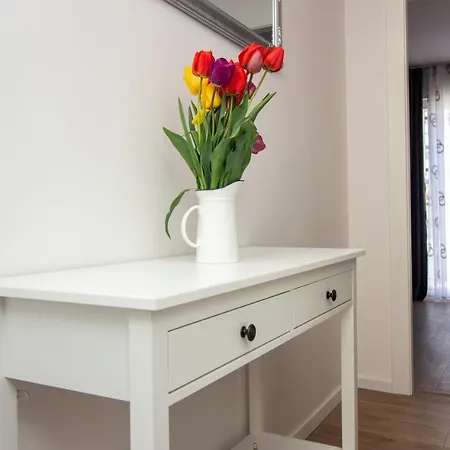 Bura2 , With Private Parking In The Garage Lägenhet *