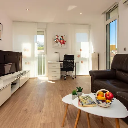 Apartment Bura2 , With Private Parking In The Garage *