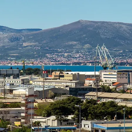 Apartman Bura2 , With Private Parking In The Garage