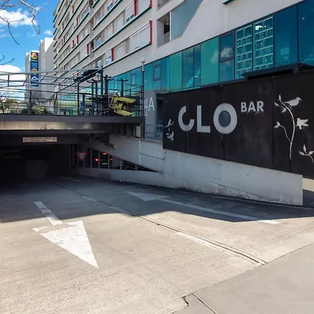 Bura2 , With Private Parking In The Garage Apartment *