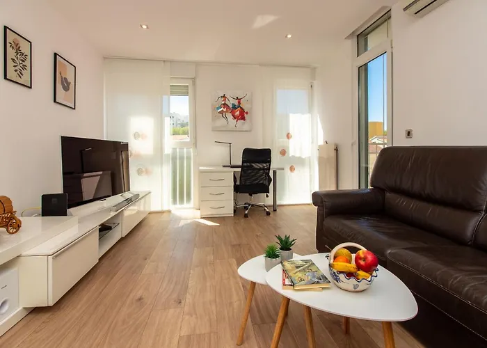 아파트 Bura2 , With Private Parking In The Garage *