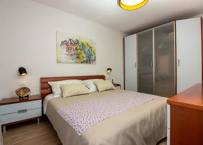 Bura2 , With Private Parking In The Garage