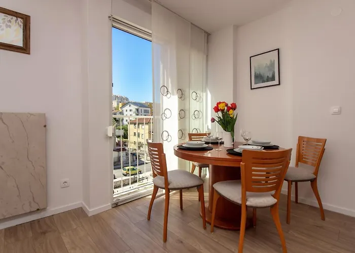 Bura2 , With Private Parking In The Garage * 스플리트