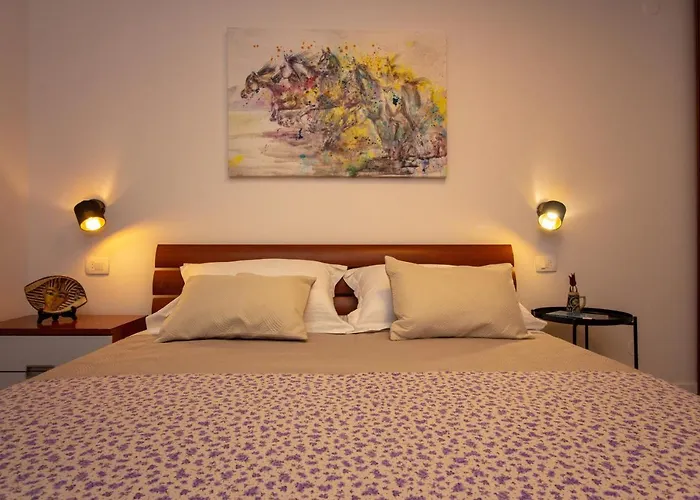 Bura2 , With Private Parking In The Garage 아파트