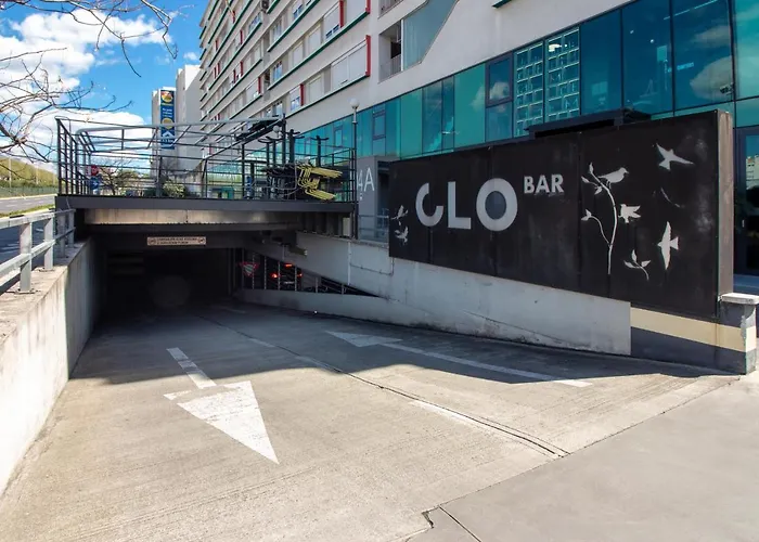 Bura2 , With Private Parking In The Garage 아파트 *