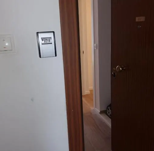 Bura2 , With Private Parking In The Garage